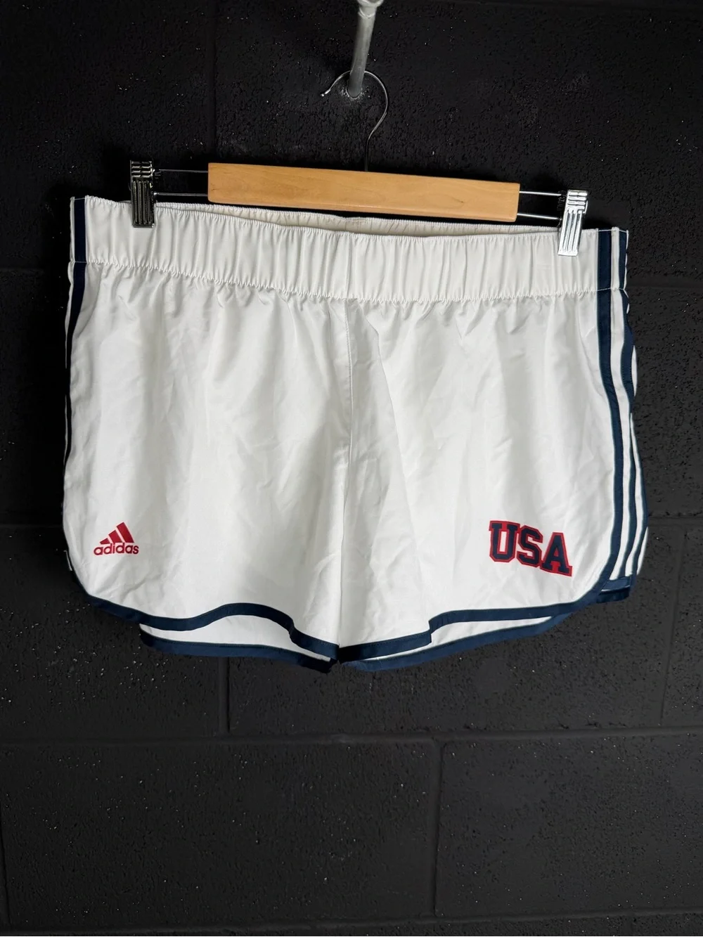 adidas USA White Athletic Shorts with lining panty - Navy Trim size Large ! EUC - Picture 1 of 14